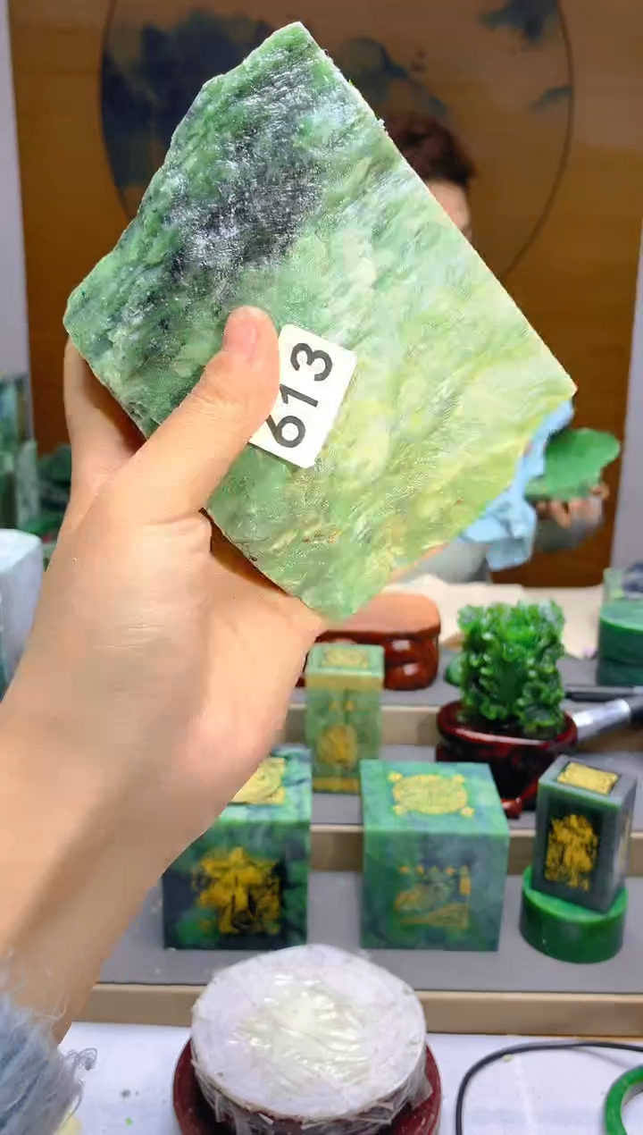 和田玉（碧玉）未镶嵌珠宝半成品1