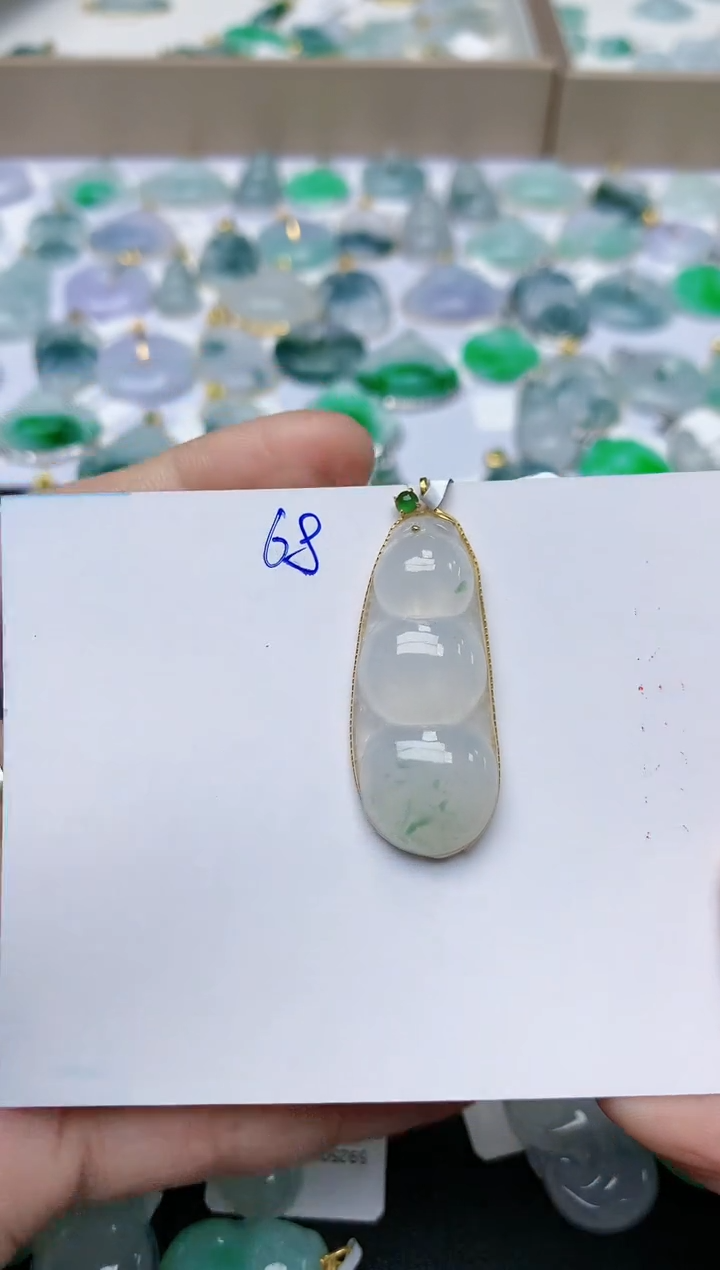 【闪购商品】翡翠颈饰18K金镶嵌天然翡翠A货    