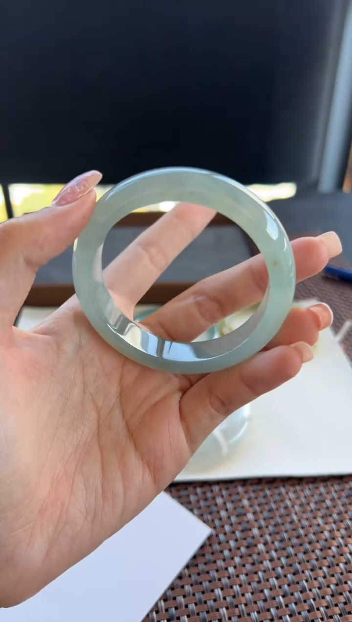 【闪购商品】翡翠手镯未镶嵌66号56.2*13.2*8.2