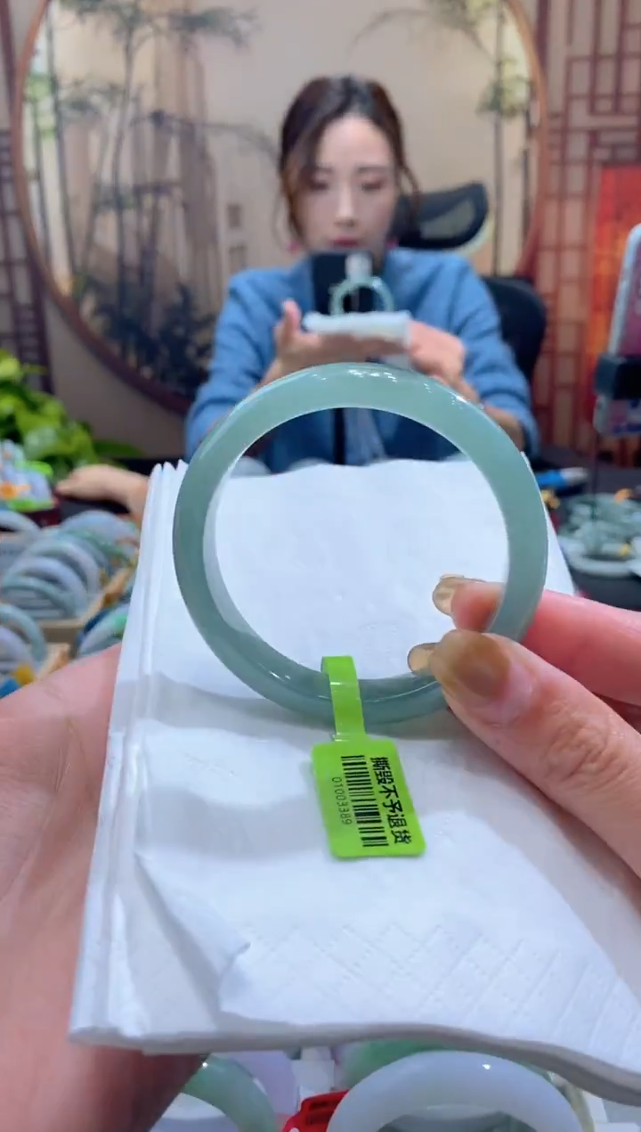 未镶嵌手镯翡翠000087908