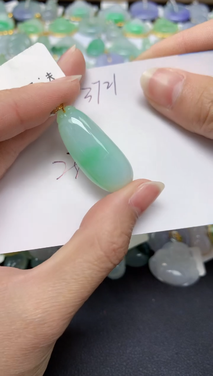 【闪购商品】翡翠18K金镶嵌颈饰 天然翡翠A货