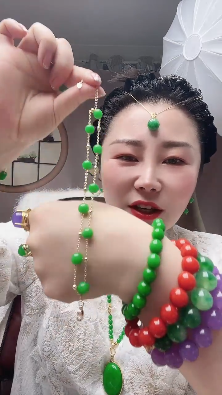 【闪购商品】翡翠手链14K金镶嵌满天星手链