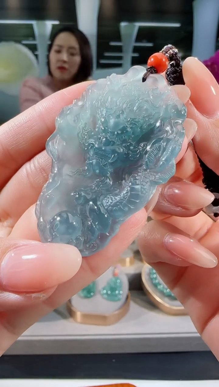 【闪购商品】翡翠吊坠(不含链)未镶嵌龙牌