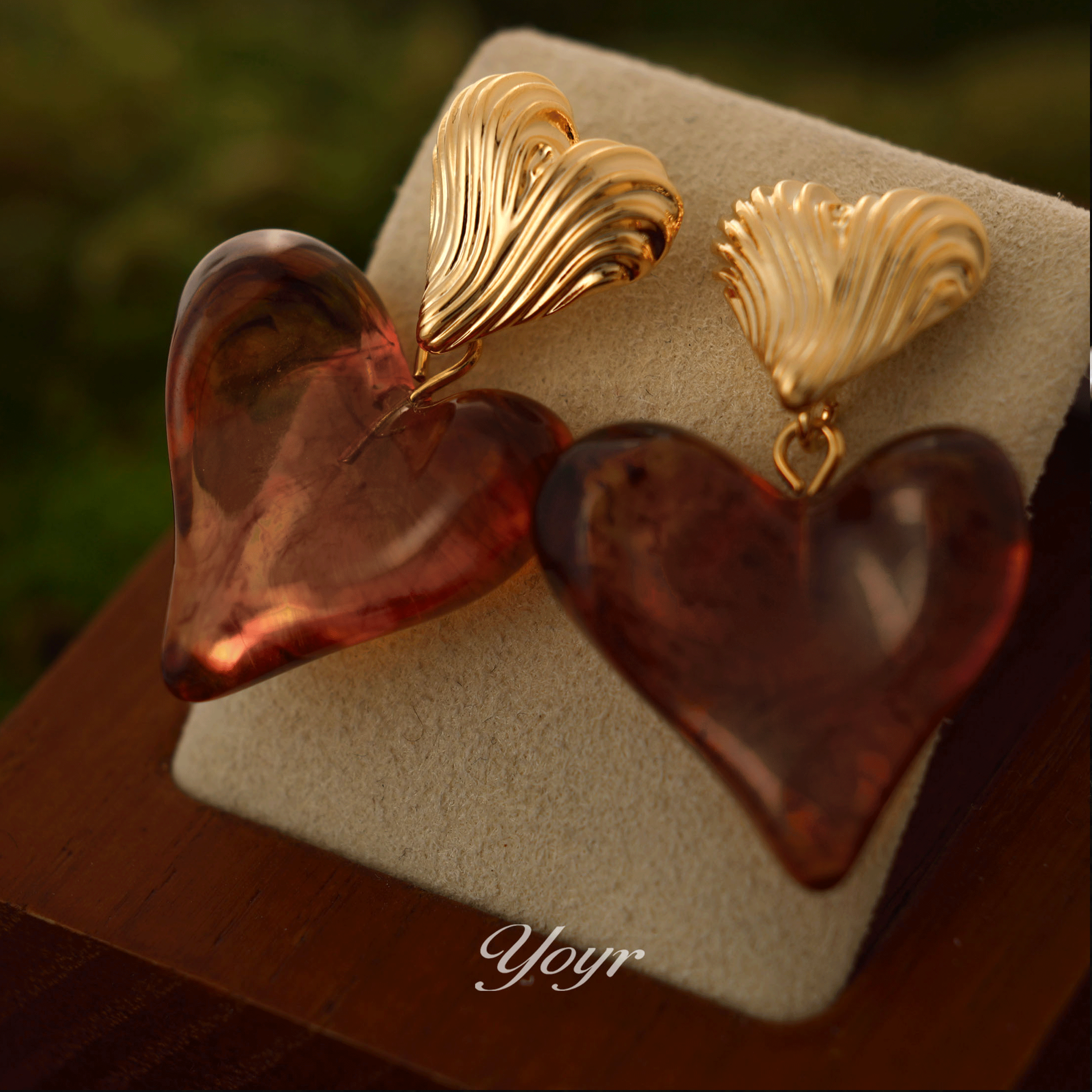 YOYR 黄铜树脂耳饰 森系爱心新年礼物红色喜庆小众高级感精品耳钉