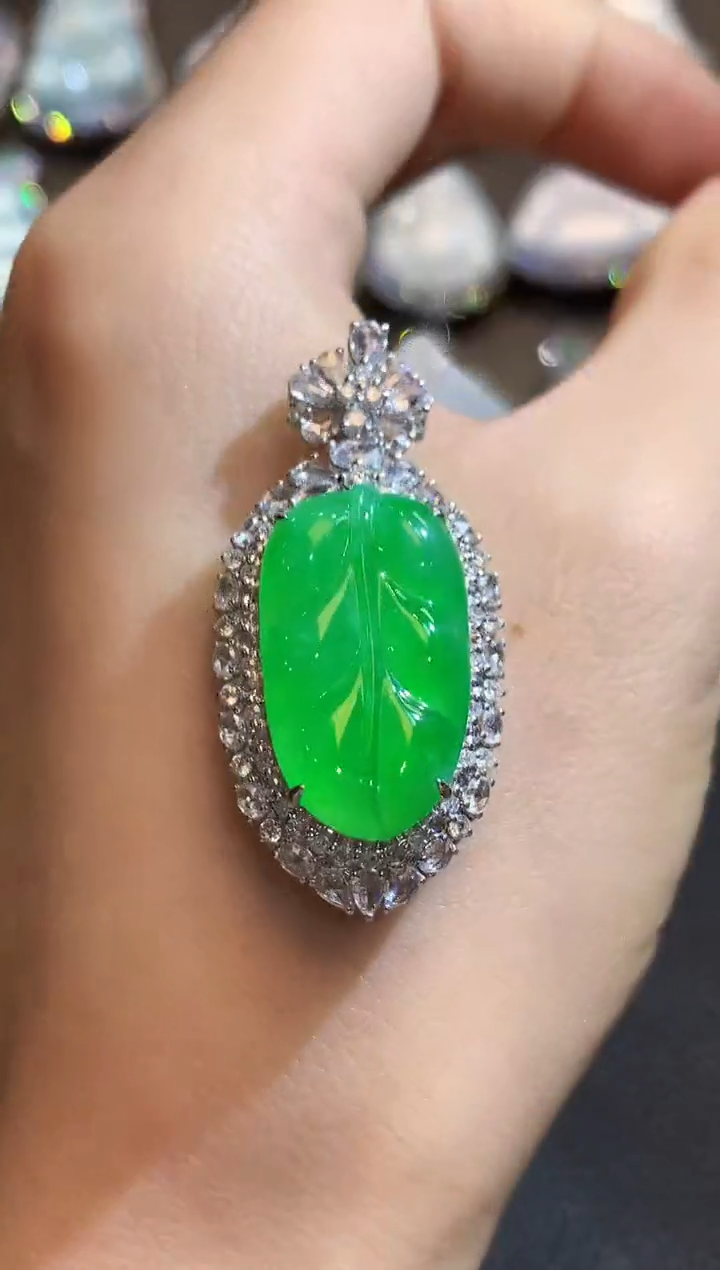 吊坠(不含链)18K金镶嵌翡翠C66