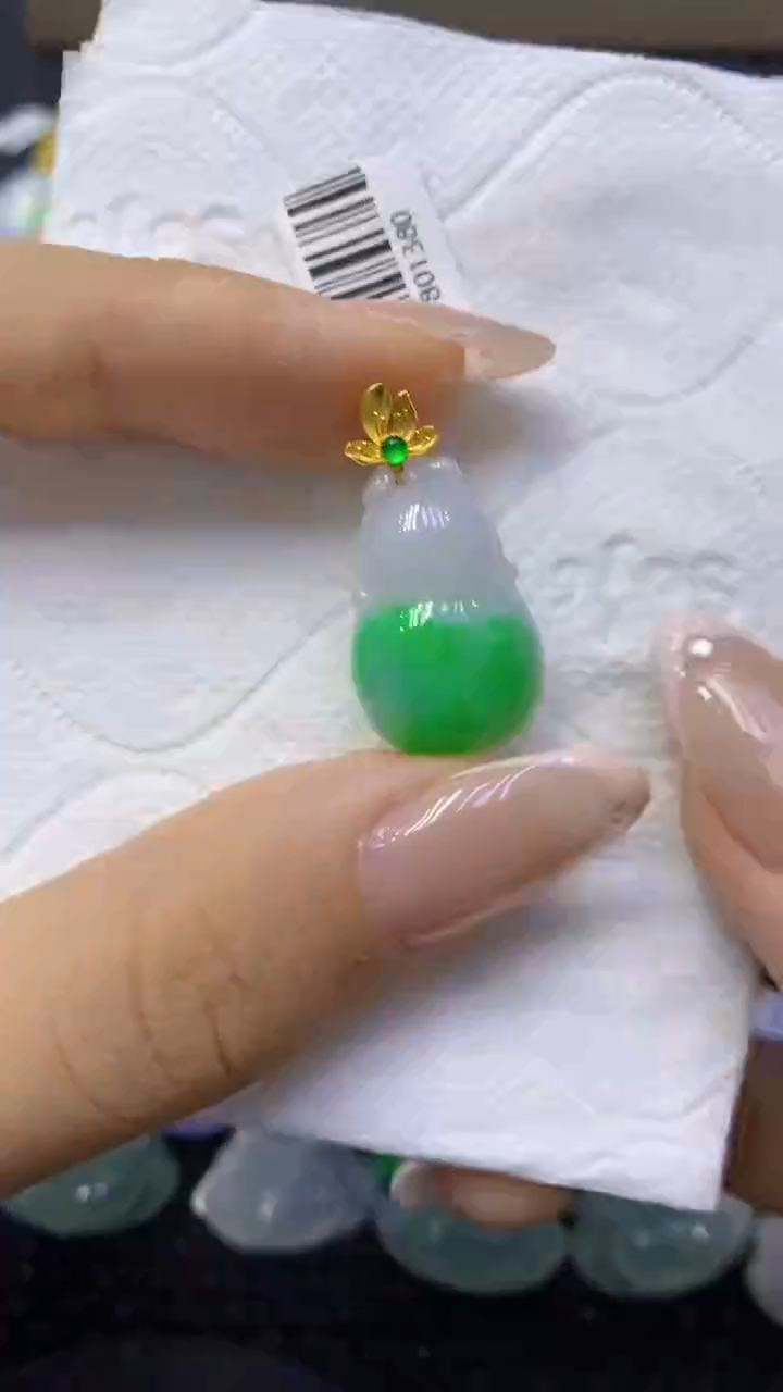 颈饰18K金镶嵌翡翠天然缅甸翡翠A货