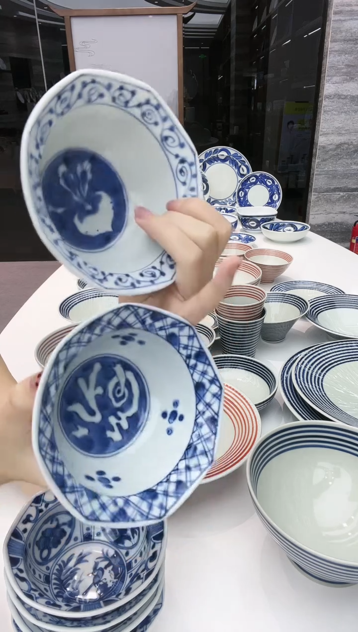 瓷蓝凛堂八角小钵（萝卜+福字）