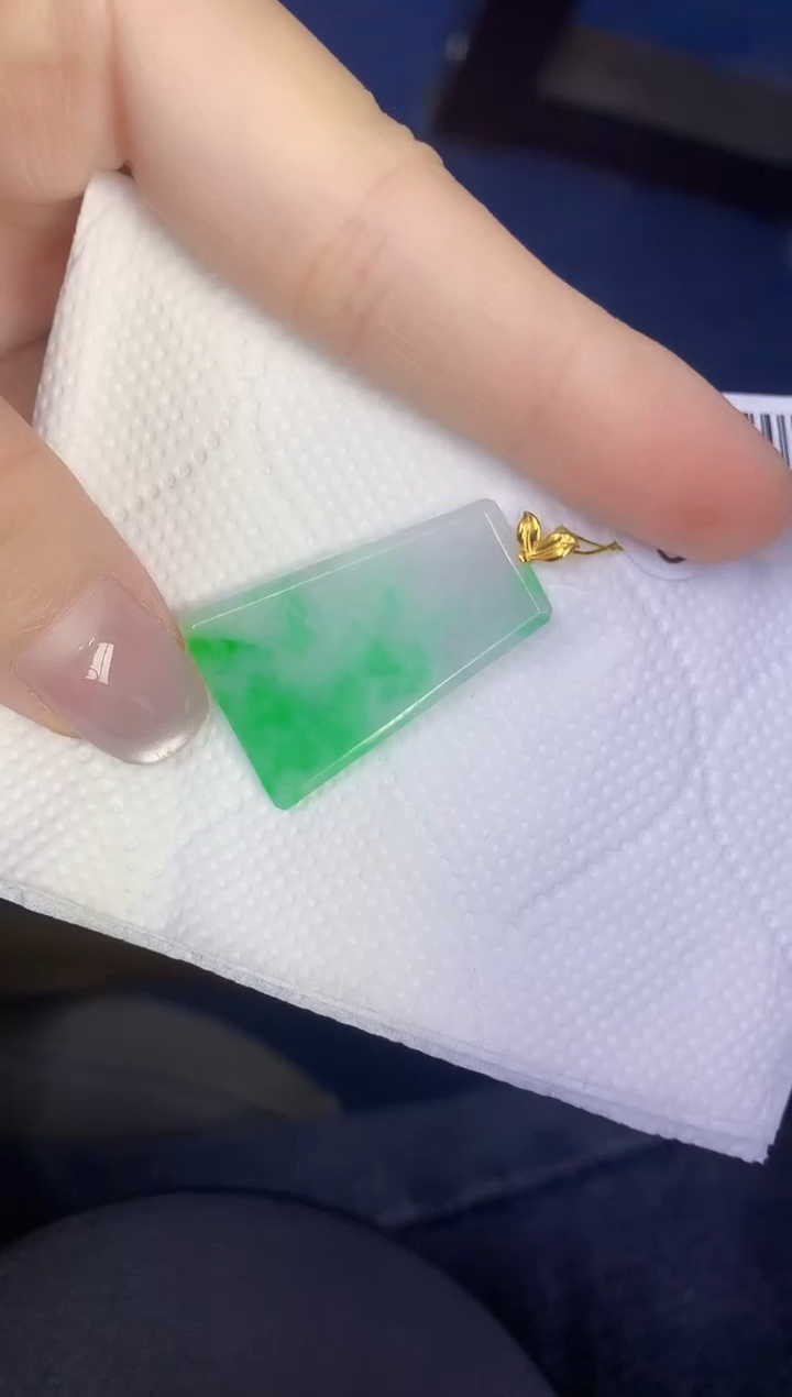 颈饰18K金镶嵌翡翠缅甸天然翡翠A货