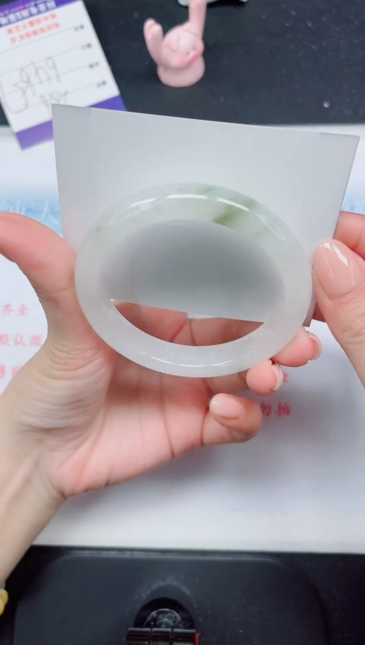 【闪购商品】石英质玉手镯未镶嵌179-57