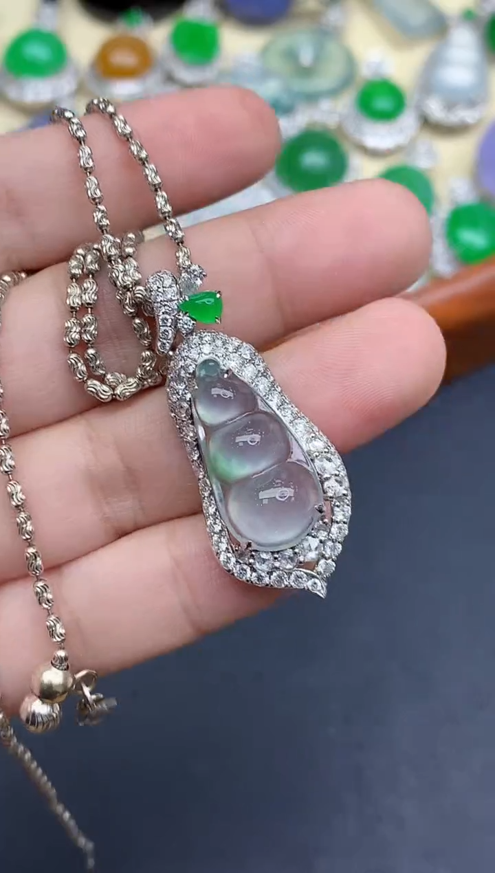 吊坠(不含链)18K金镶嵌翡翠婧*689-定金5000总价36000