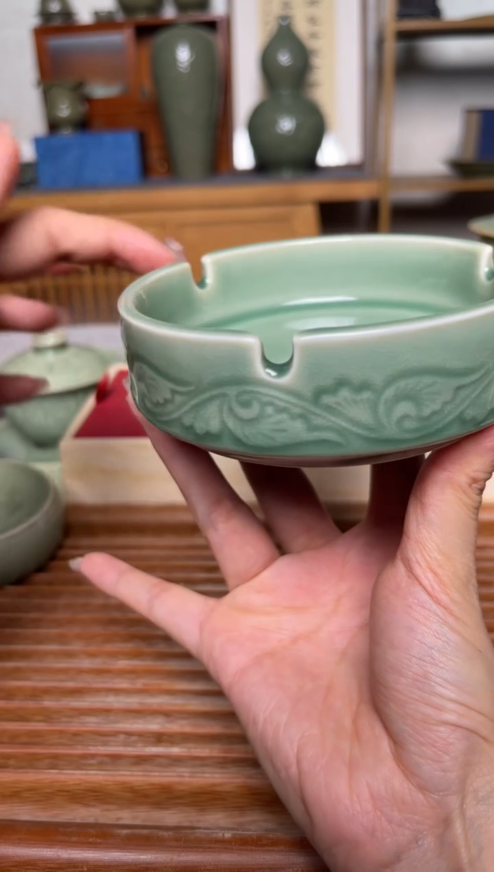 【闪购商品】其他青瓷唐草纹烟灰缸