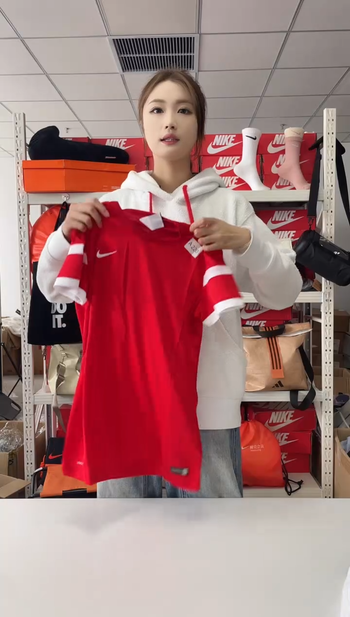 编码220  尺码 s 胸围衣长  正品直播间过款