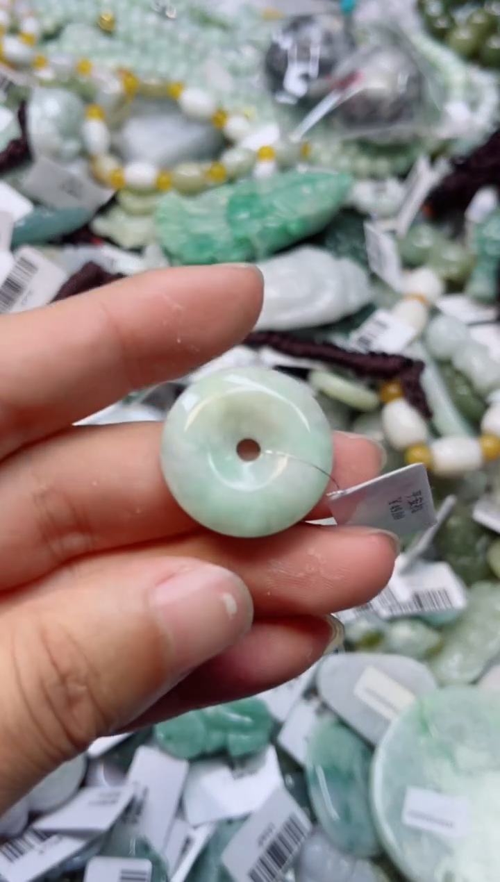 【闪购商品】翡翠颈饰未镶嵌00018589