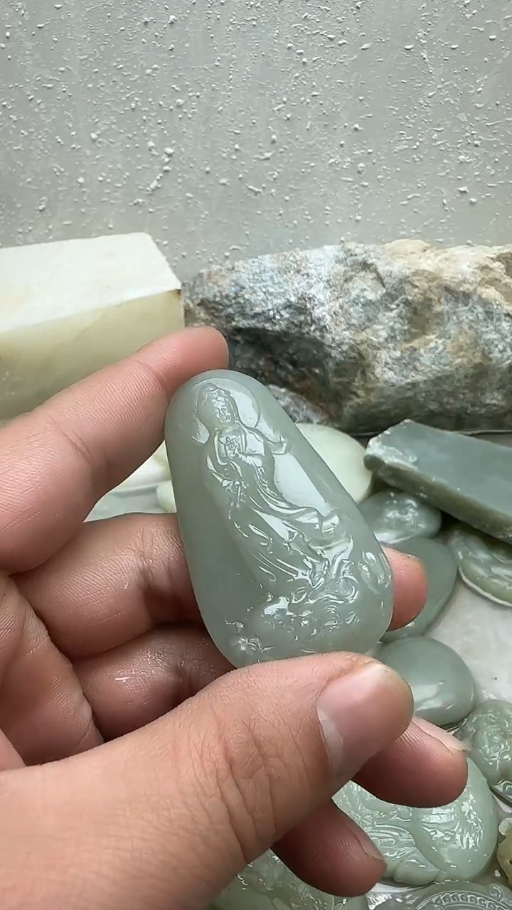 吊坠(赠链)未镶嵌和田玉16