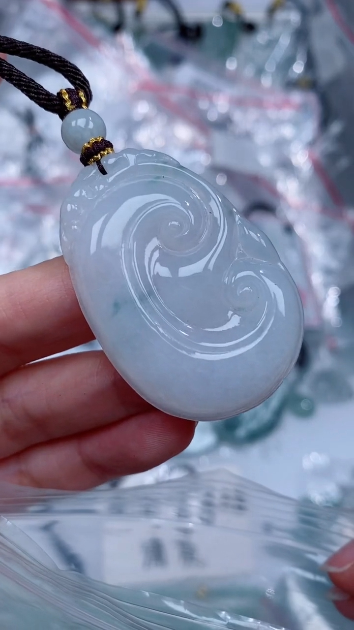 颈饰未镶嵌翡翠吊坠