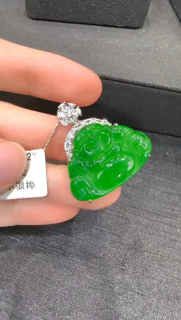 【闪购商品】翡翠吊坠(赠链)银S925镶嵌天然翡翠A货多样性发一件