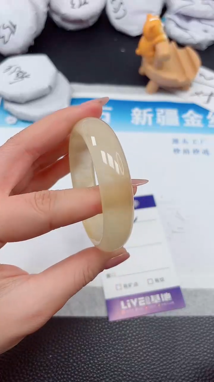 【闪购商品】石英质玉手镯未镶嵌774