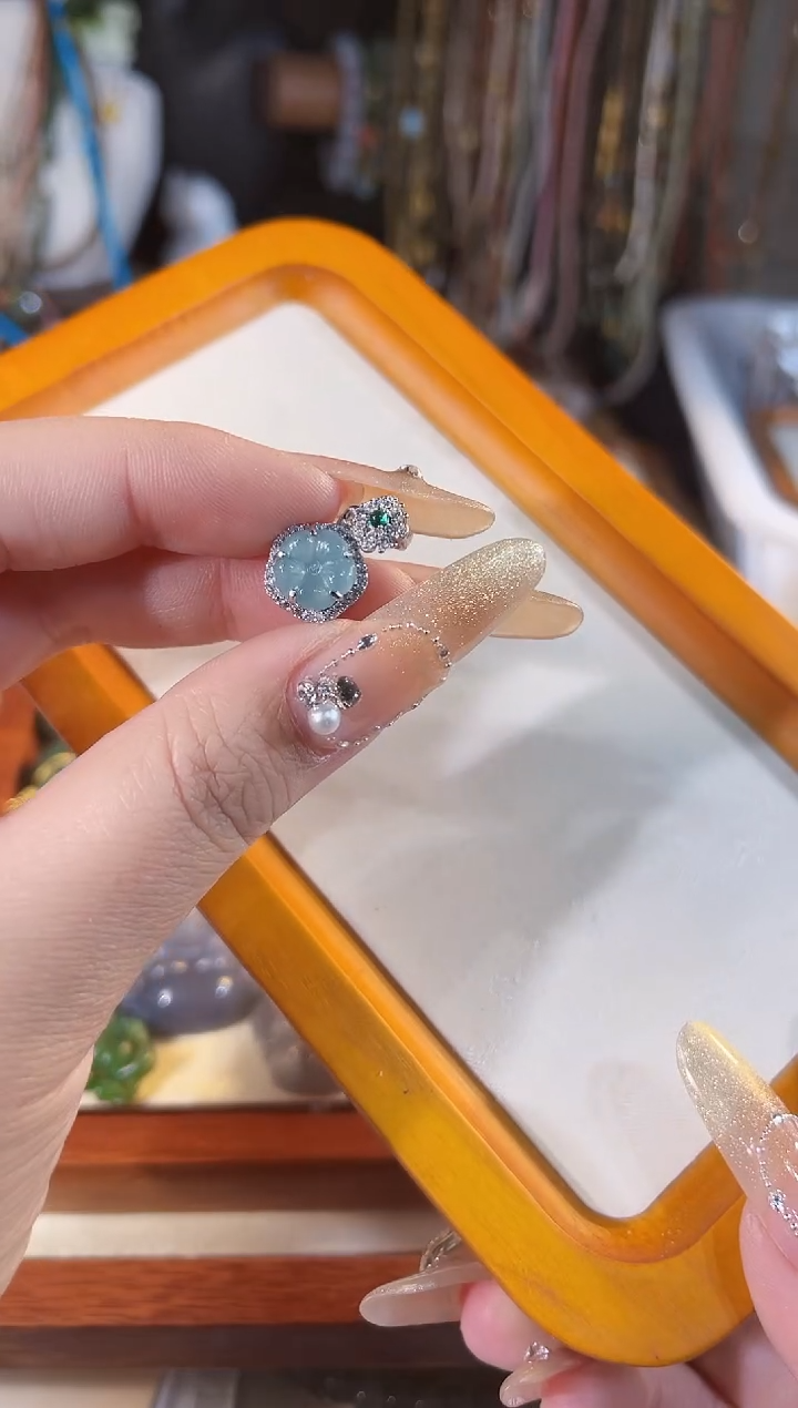 【闪购商品】和田玉吊坠(不含链)未镶嵌多样性发货其一