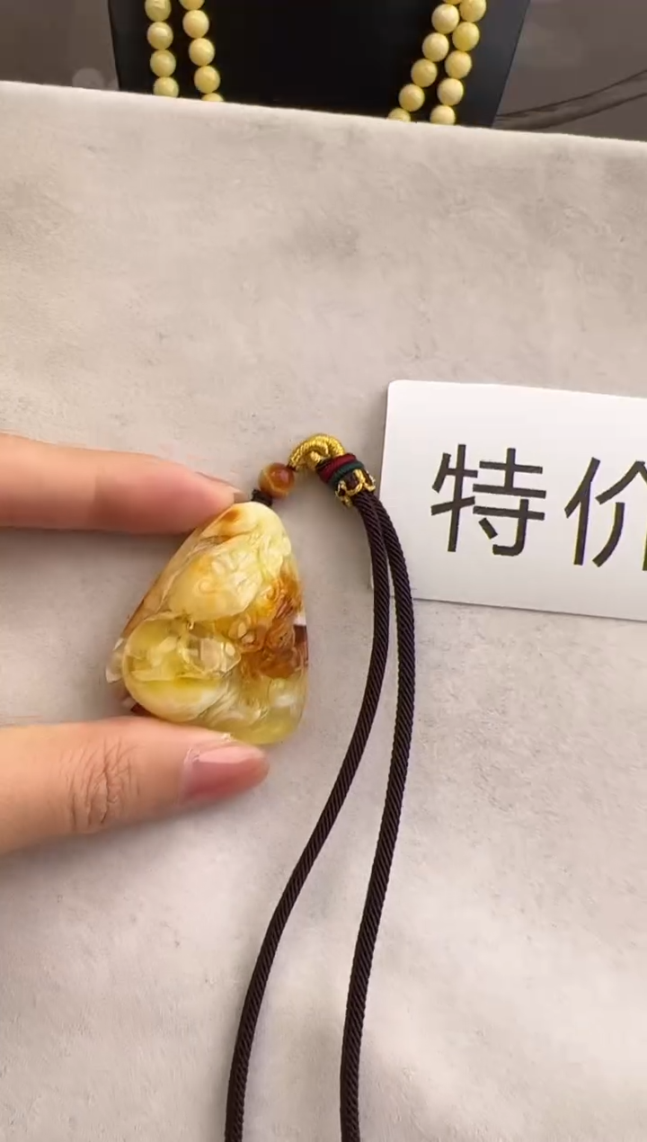 【闪购商品】琥珀裸石未镶嵌10210284-吊坠