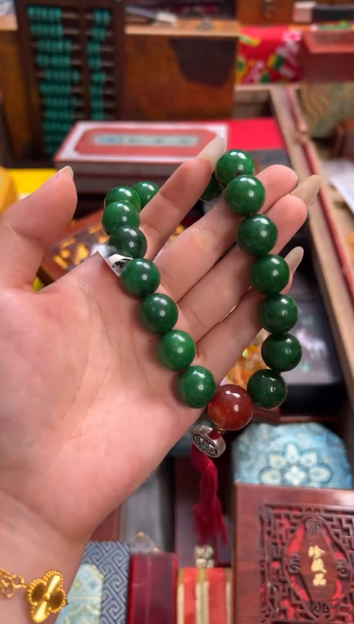 未镶嵌手链翡翠--------瓷--------