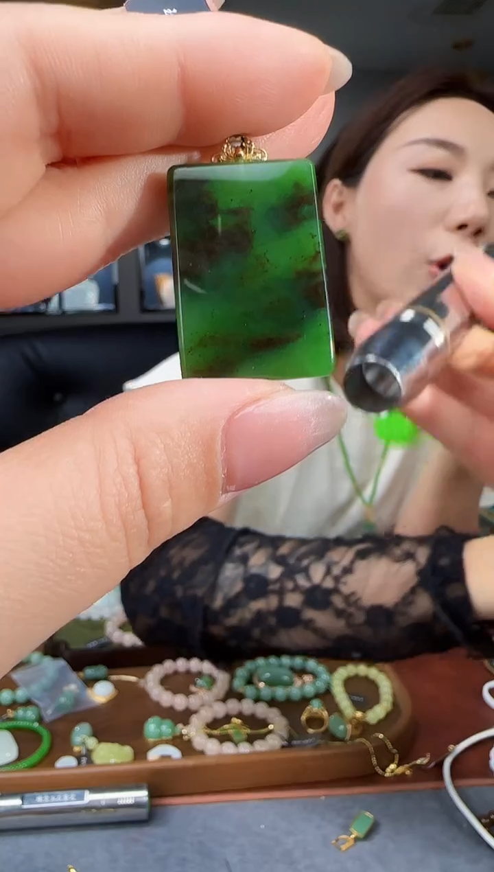 和田玉18K金镶嵌吊坠(不含链)1