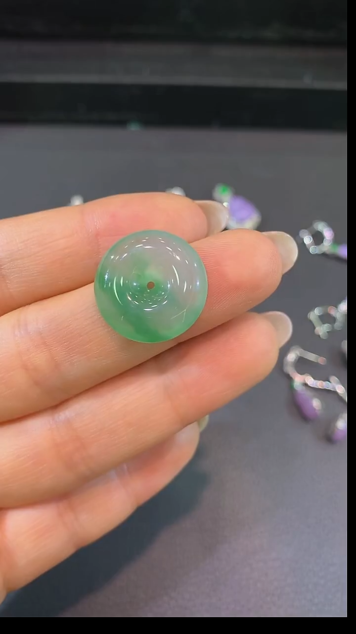 未镶嵌裸石翡翠吊坠