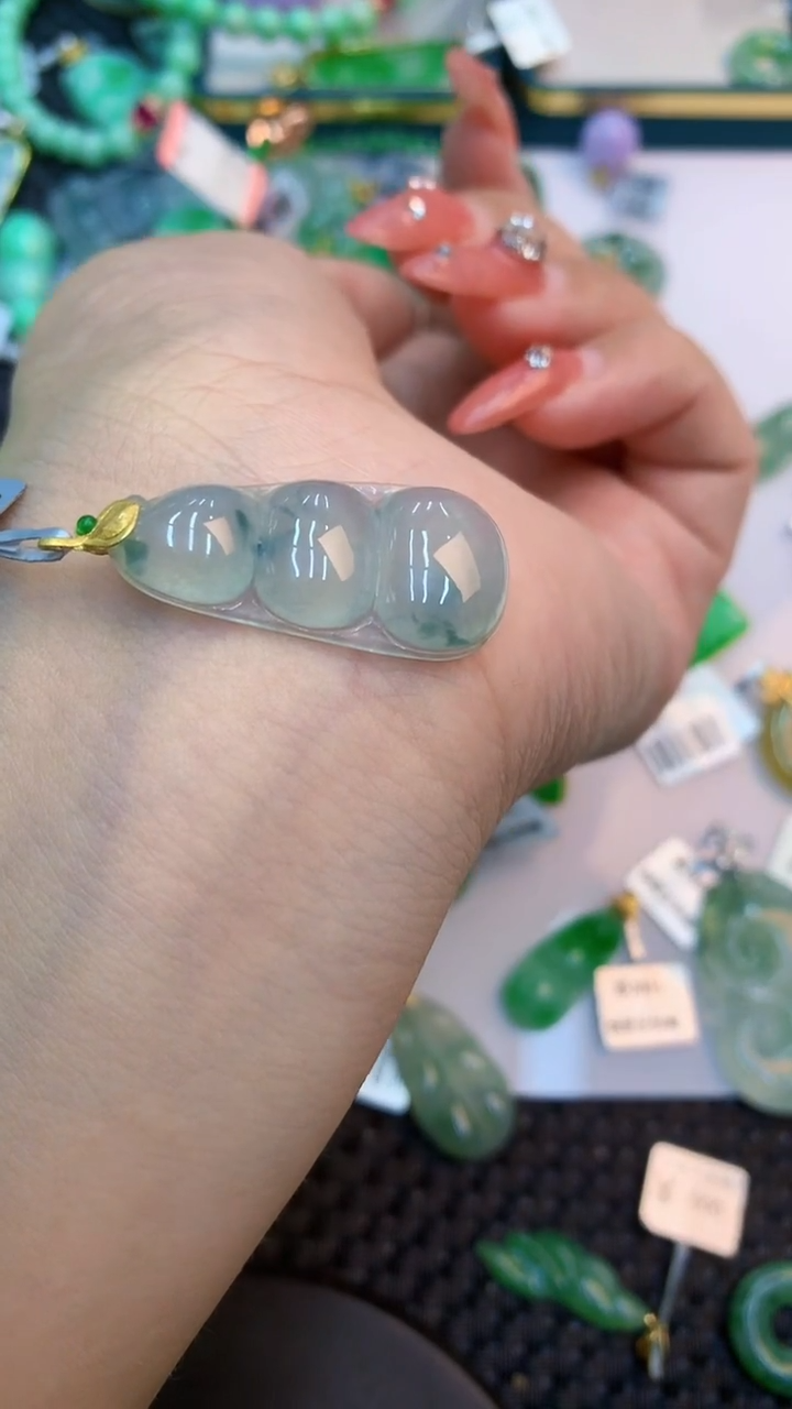 颈饰18K金镶嵌翡翠1