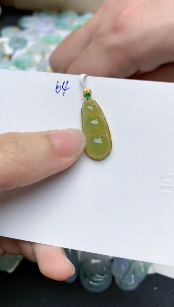 【闪购商品】翡翠颈饰18K金镶嵌天然翡翠A货    