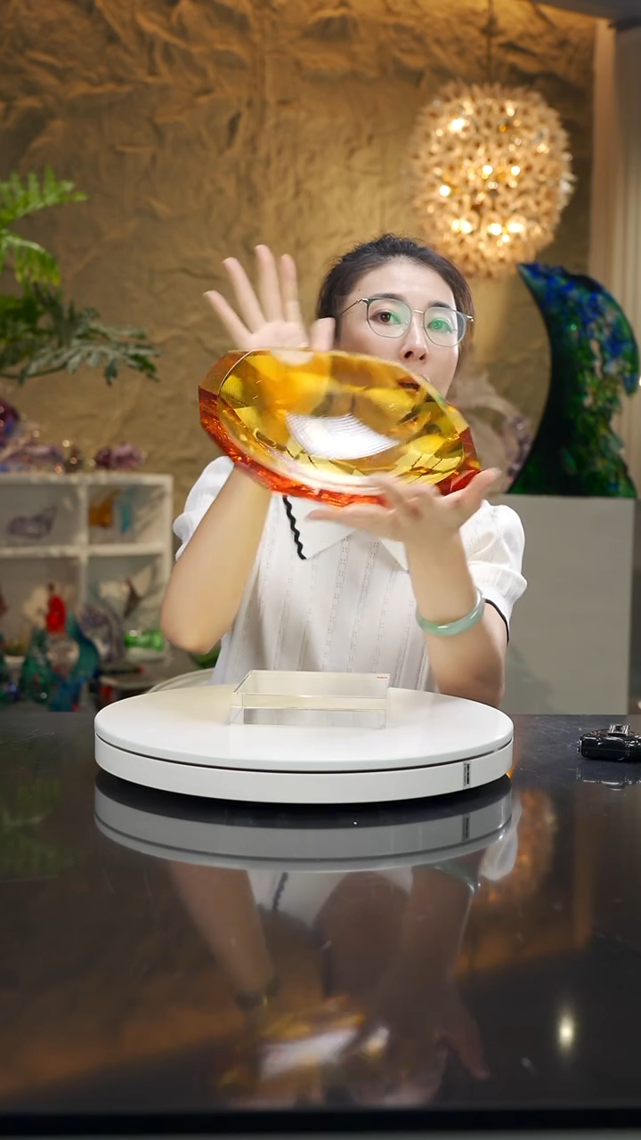 琥珀色不规则切面果盘