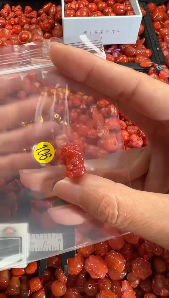 【闪购商品】南红玛瑙颈饰未镶嵌1