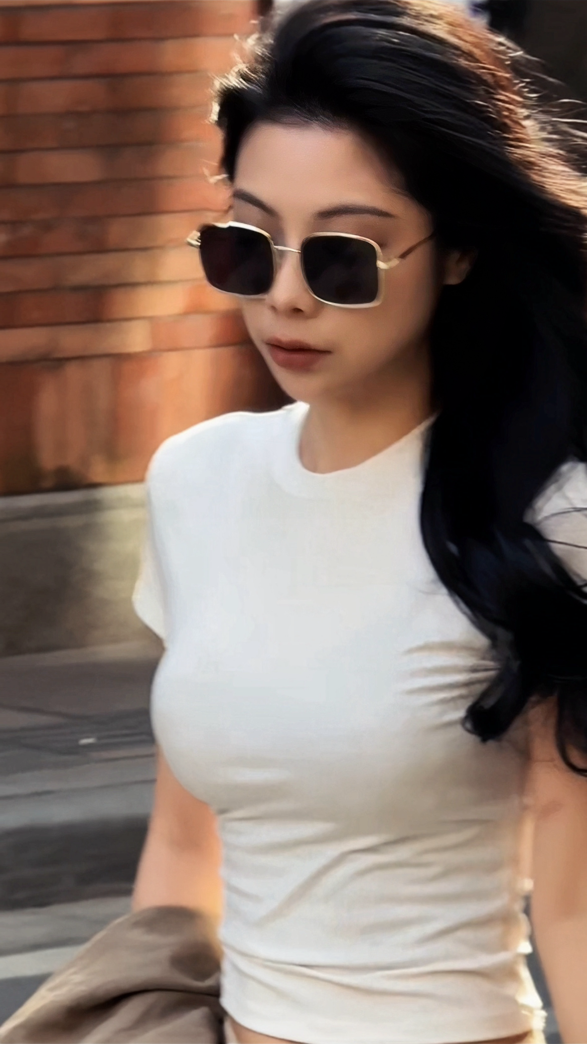 春季新款修身显瘦运动短款百搭休闲时尚圆领女士T恤F25C1091