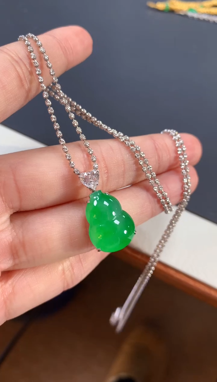 【闪购商品】翡翠吊坠(不含链)18K金镶嵌B197|78000