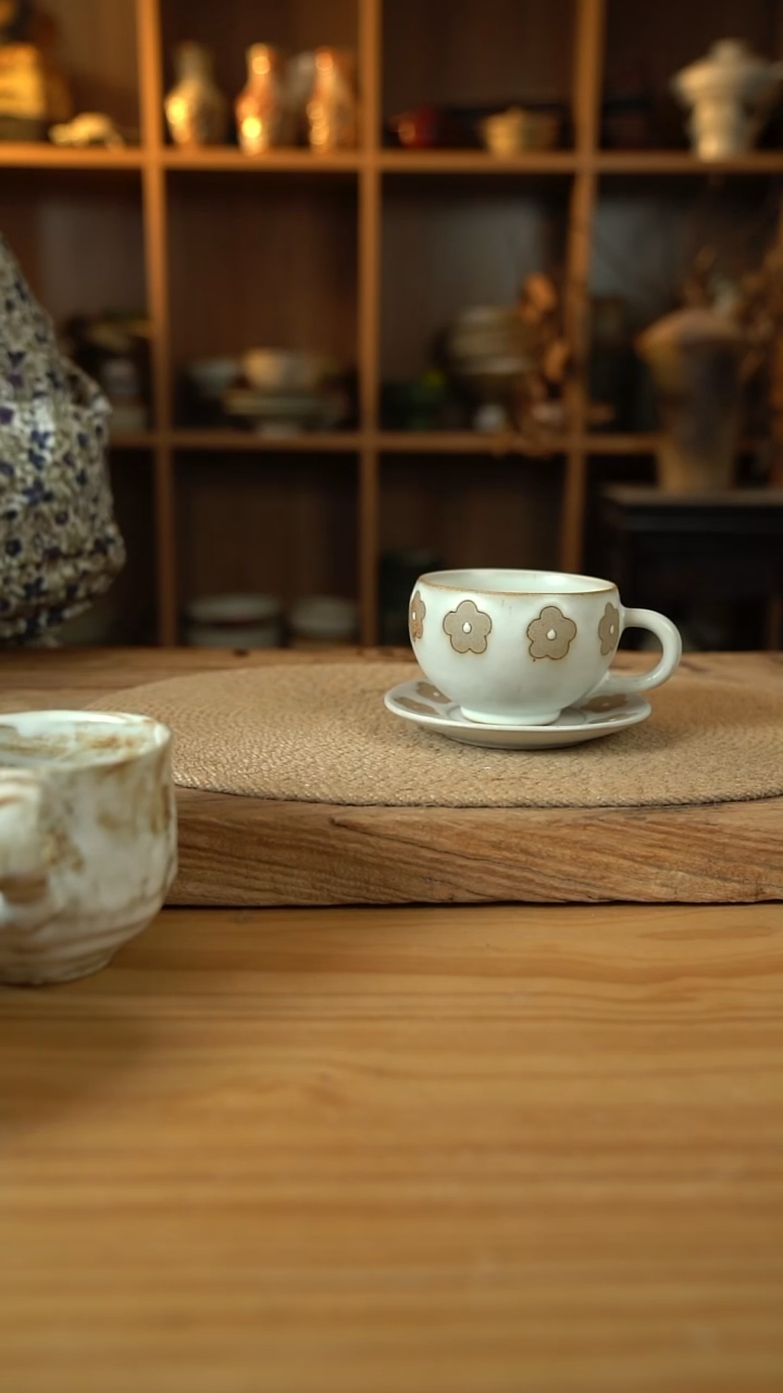 白色雕刻小花花系列的蛋壳咖啡杯+碟