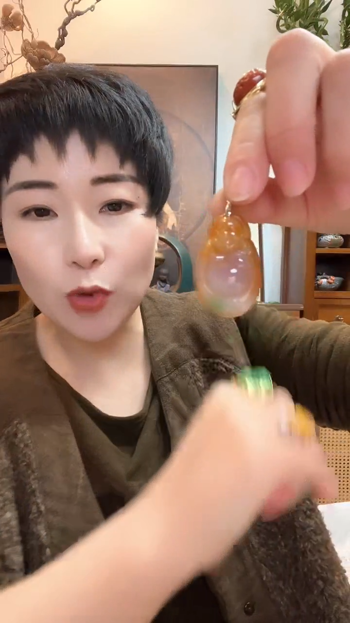 吊坠(赠链)未镶嵌翡翠899