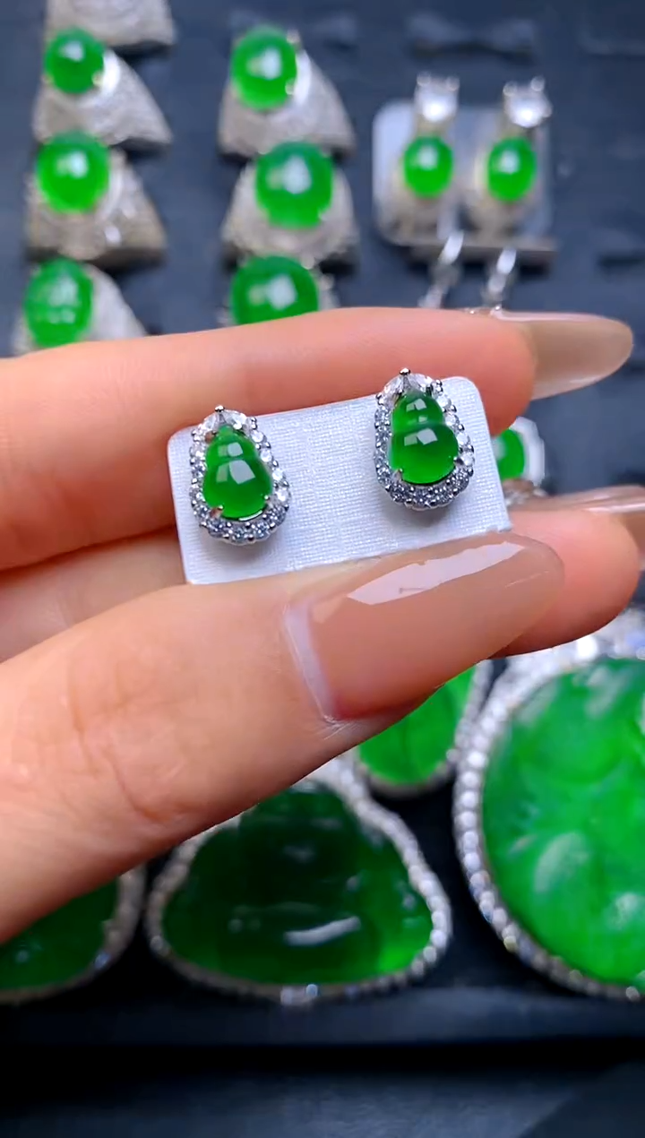 【闪购商品】翡翠耳钉未镶嵌葫芦耳钉