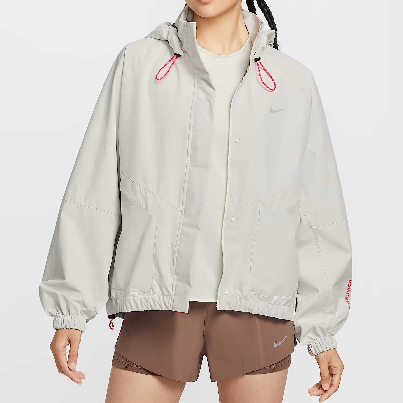 耐克/NIKE女子Storm-FIT浅灰Oversize防风拒水跑步夹克 IO0251047