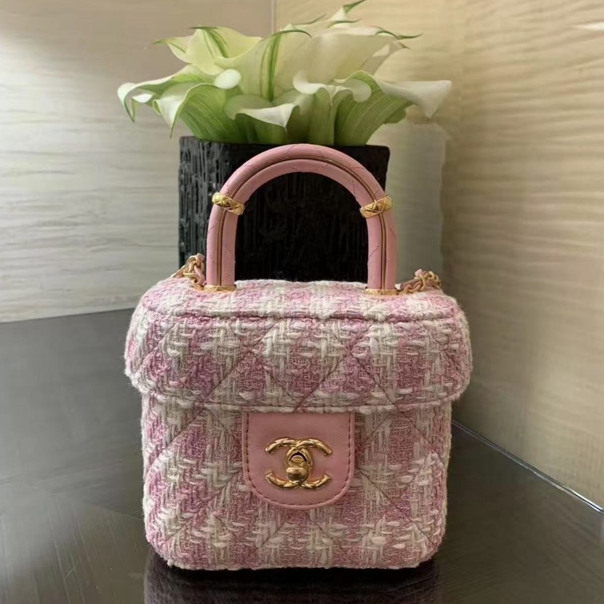 未使用 Chanel/香奈儿 23S粉色粗花呢手柄方盒子化妆包 芯片