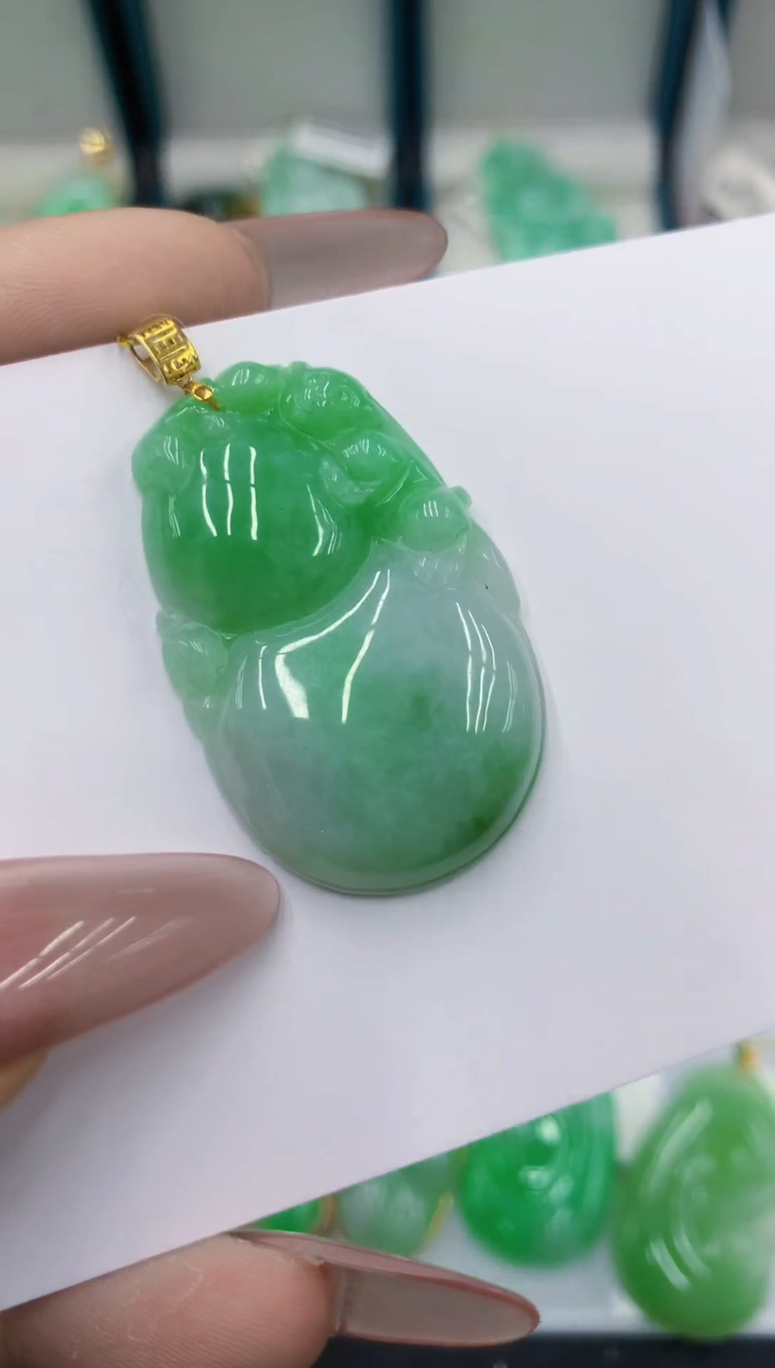 颈饰18K金镶嵌翡翠111111