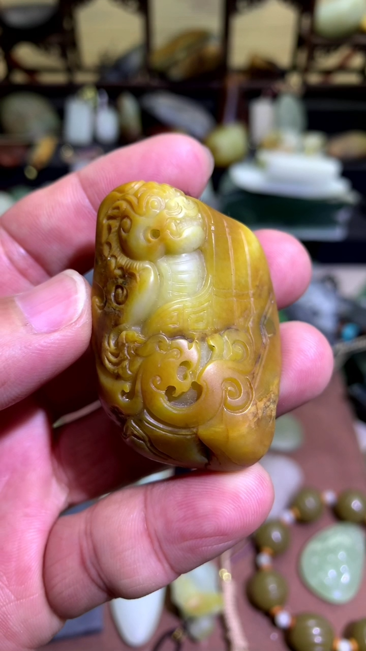 【闪购商品】和田玉颈饰未镶嵌黄沁把件