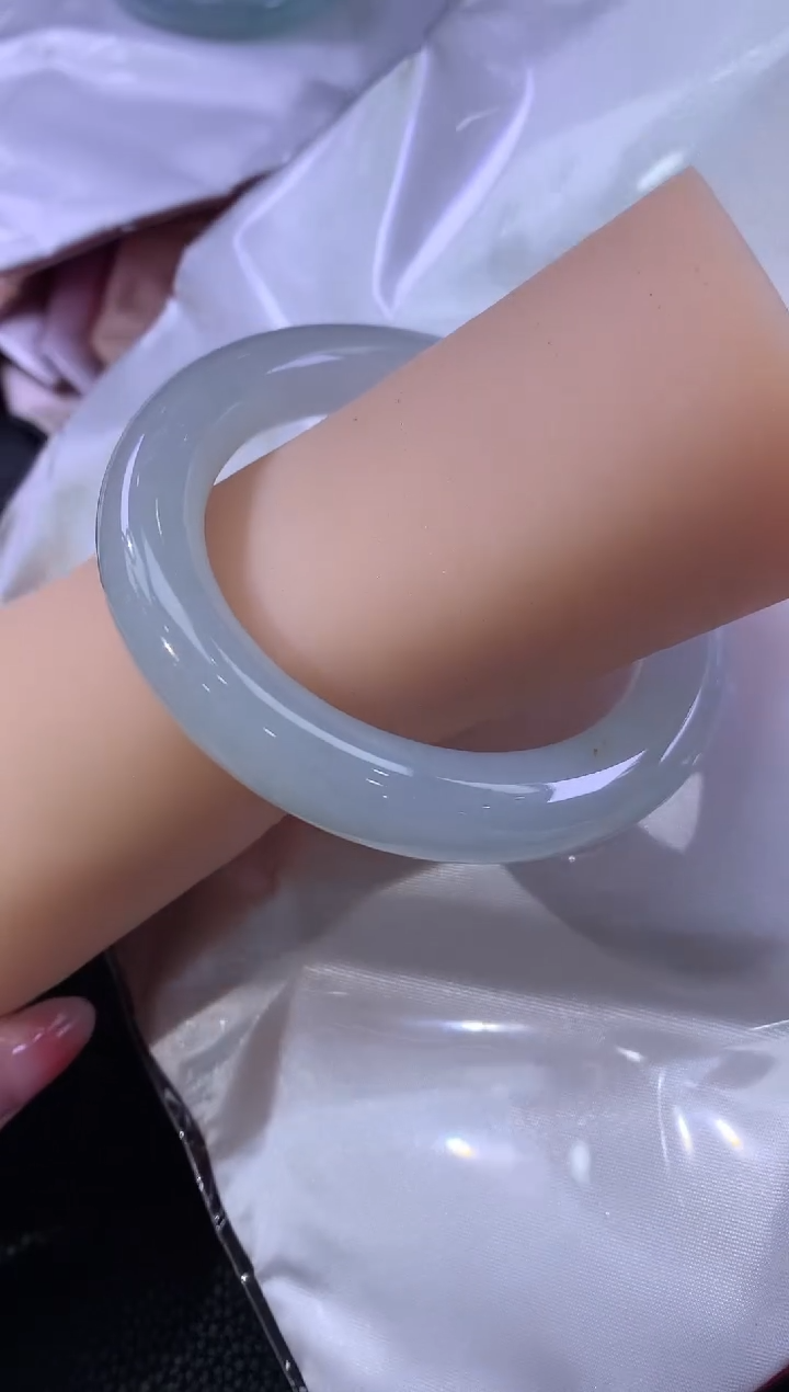 【闪购商品】翡翠手镯未镶嵌C6 翡翠