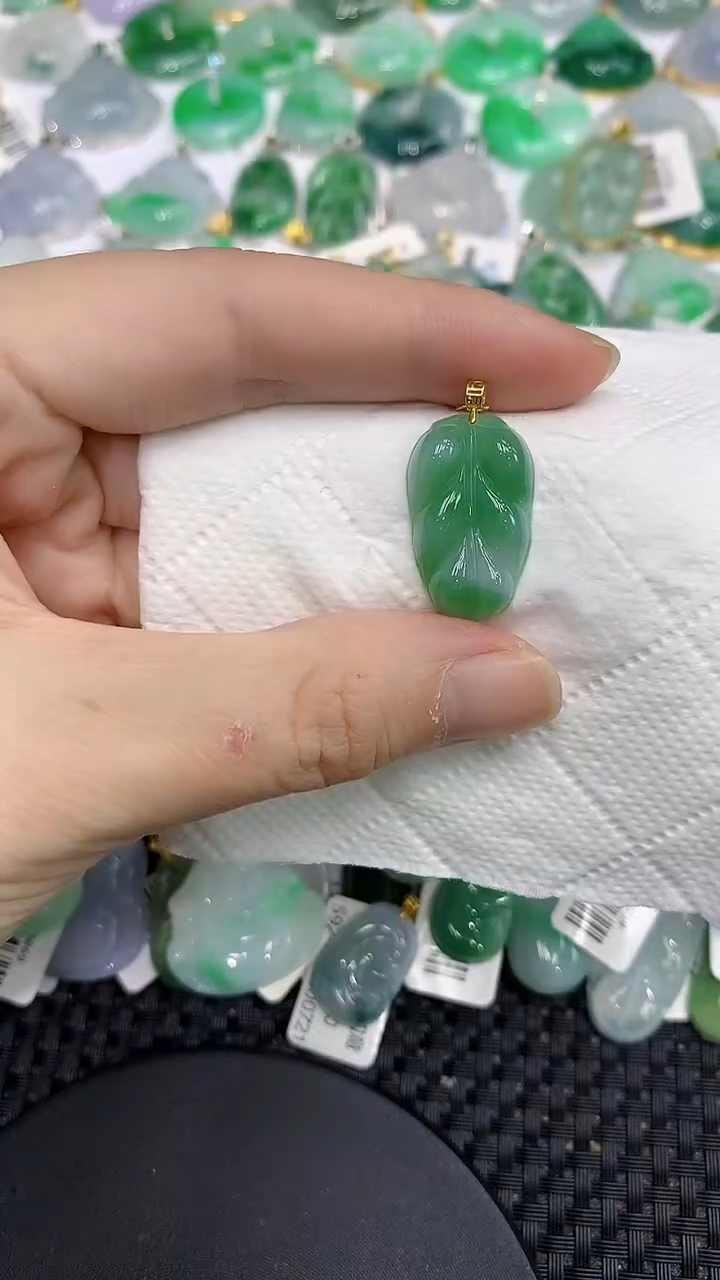 颈饰18K金镶嵌翡翠11111111