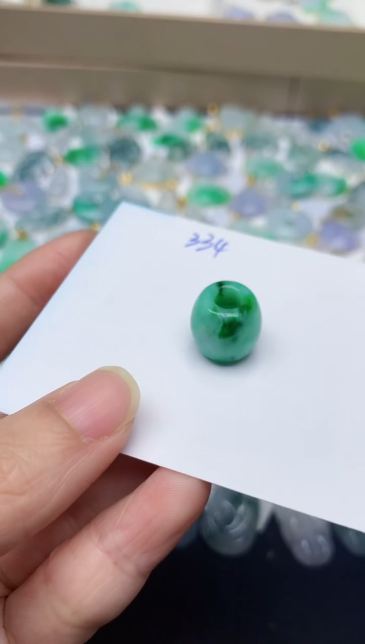【闪购商品】翡翠颈饰未镶嵌天然翡翠A货