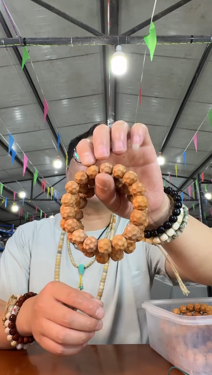 猴头核桃手串B899实物为准