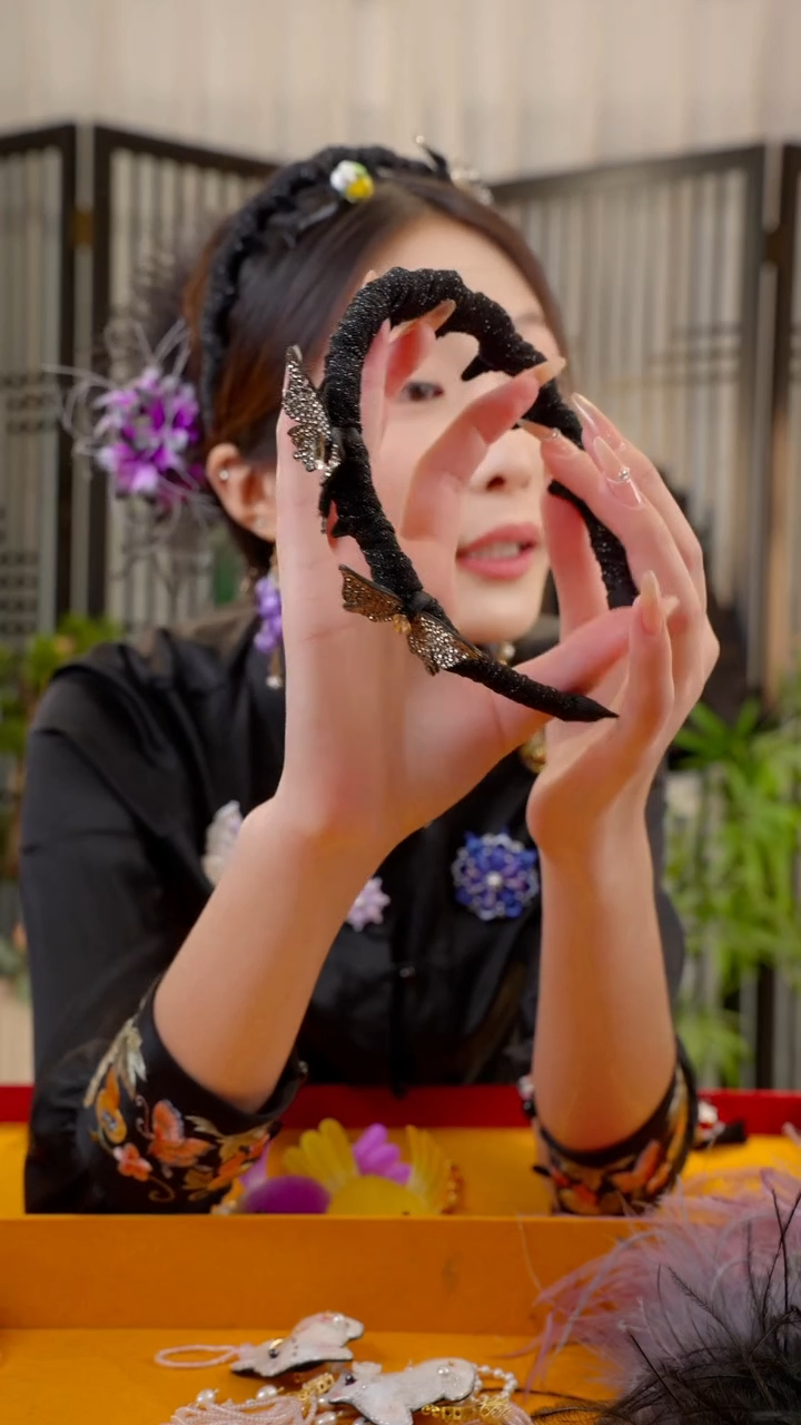 织绣非遗手工绒花饰品