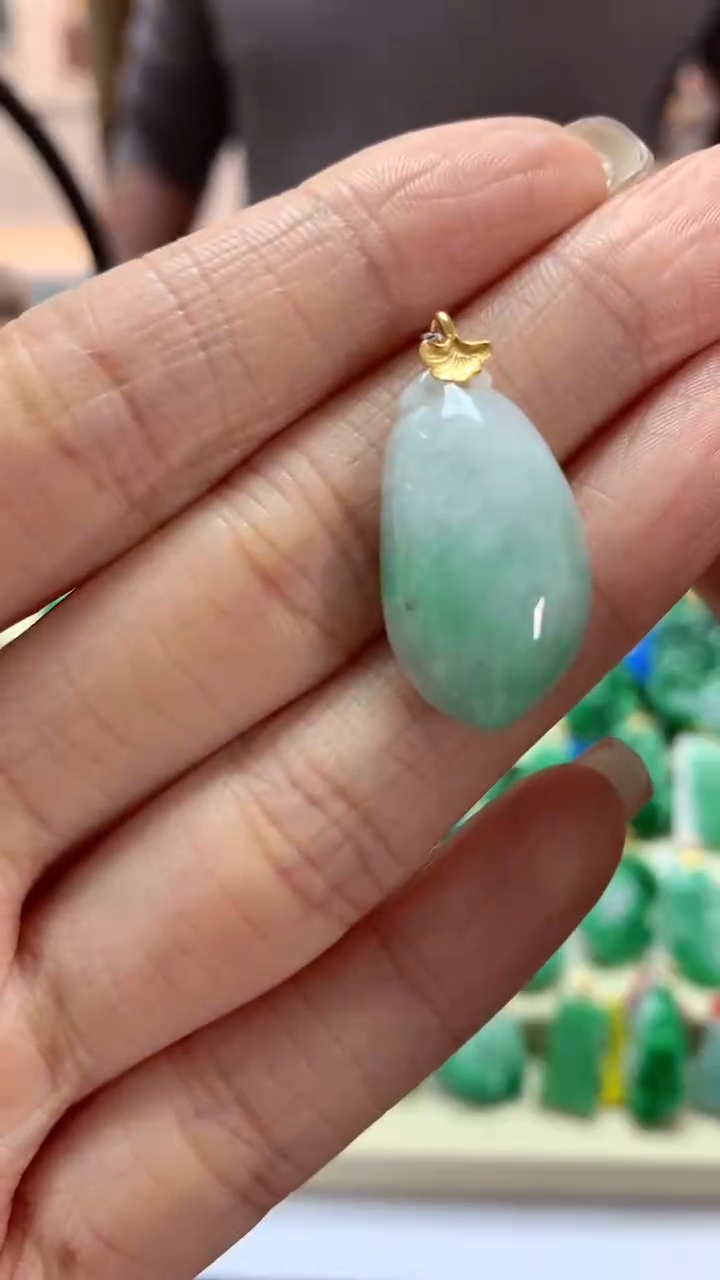 【闪购商品】翡翠吊坠(不含链)18K金镶嵌挂件