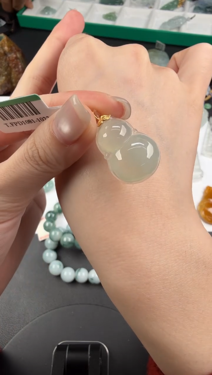 吊坠(不含链)18K金镶嵌翡翠翡翠饰品-317