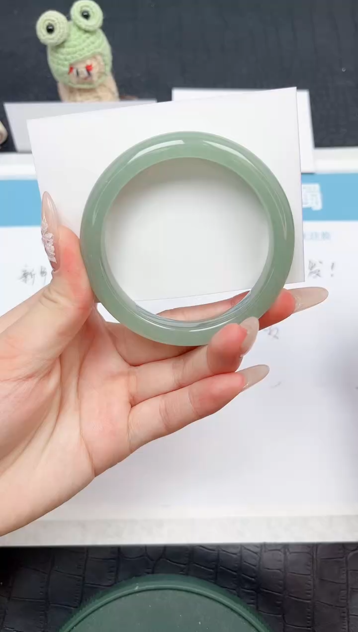 【闪购商品】石英质玉手镯未镶嵌271-56.3