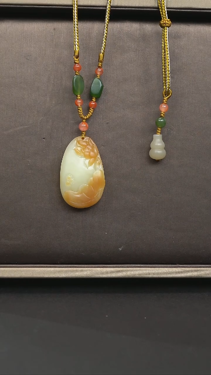 【闪购商品】和田玉（糖玉）颈饰未镶嵌荷花