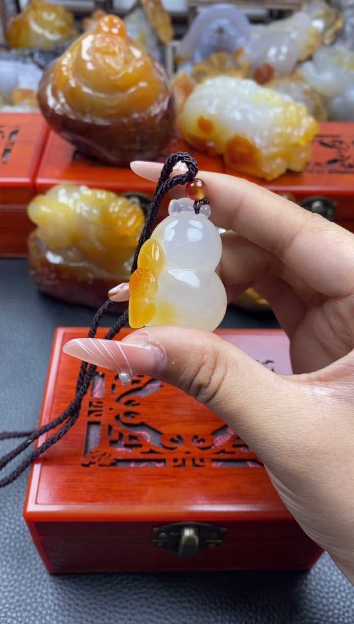 【闪购商品】玛瑙/玉髓挂件未镶嵌00