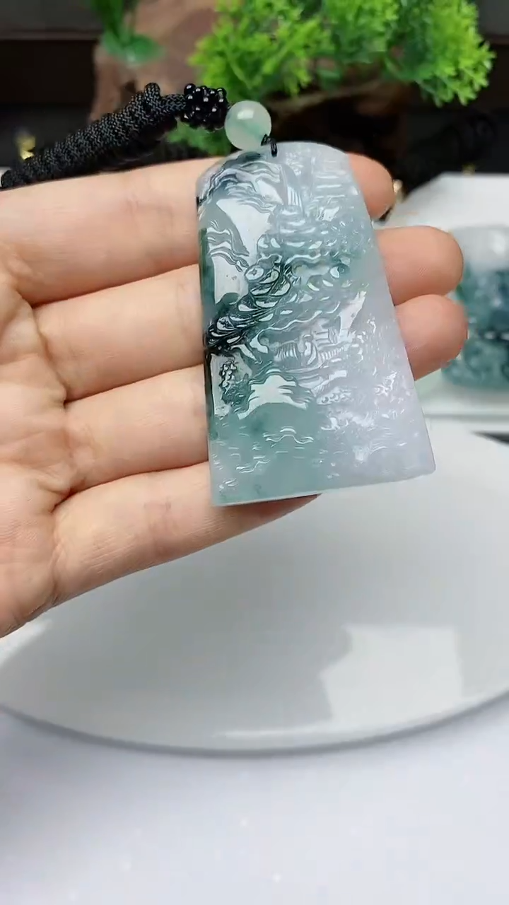 【闪购商品】翡翠颈饰未镶嵌         